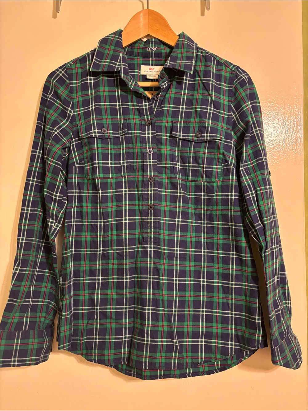 Women’s Vineyard Vines Navy, Green & White Plaid Button-Up Shirt